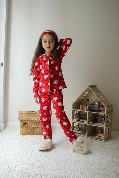 Hello Kity Kırmızı Sevimli Desenli  Kız Pijama Takımı 4-5 yaş